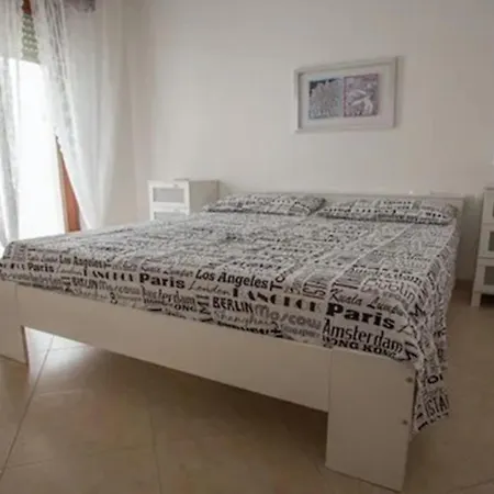 Tra Mare E Citta *